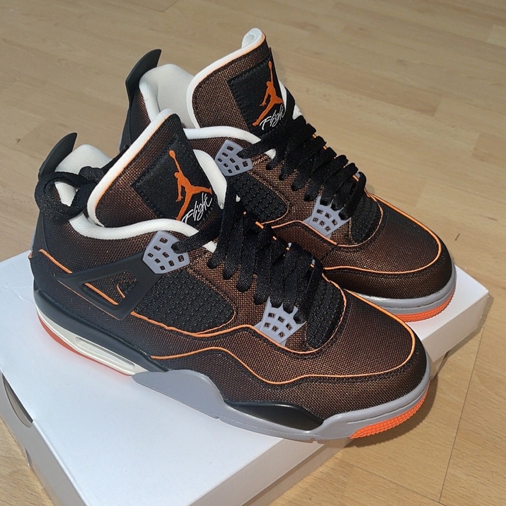 ⭐️AUTHENTIC NIKE AIR JORDAN 4 RETRO “STARFISH”⭐️